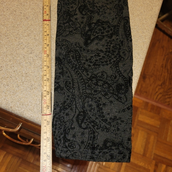 BoomBoom Black Flocked Paisley Leggings Size Large - Picture 5 of 9